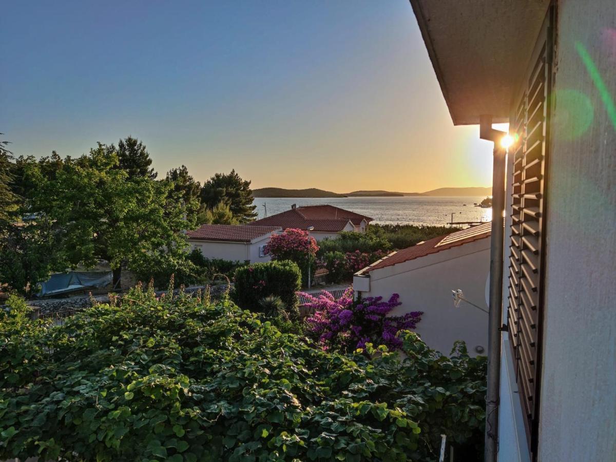 Fun&Sun Apartment Zaboric Bagian luar foto